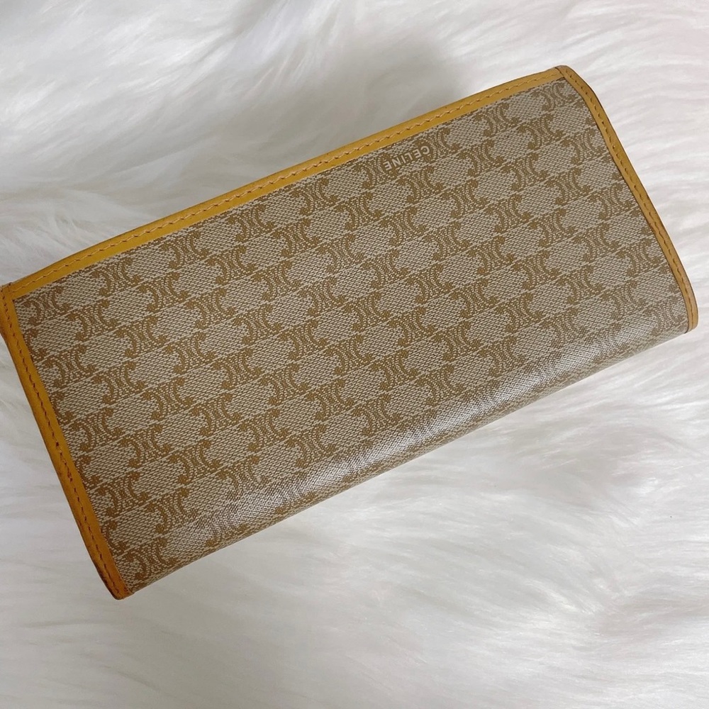 Celine Macadam long bifold. - Picture 3 of 11